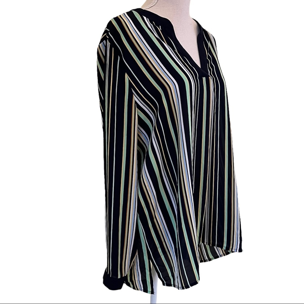 Vince Camuto "River Valley" Pullover Split Neck B… - image 4